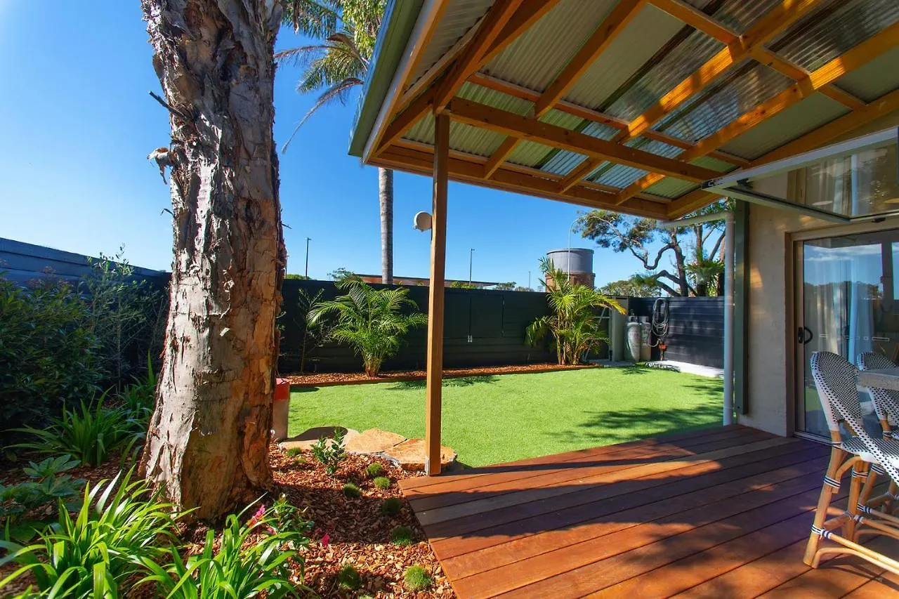 Fuller Holidays - Jali, Byron Town Entertainer Byron Bay